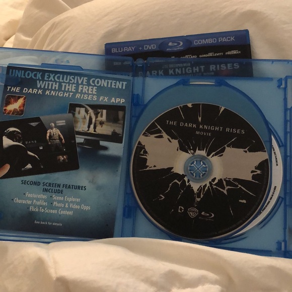🎉 5/$15 🎉 THE DARK NIGHT RISES (Blu-Ray Combo Pack DVD) - Picture 4 of 7